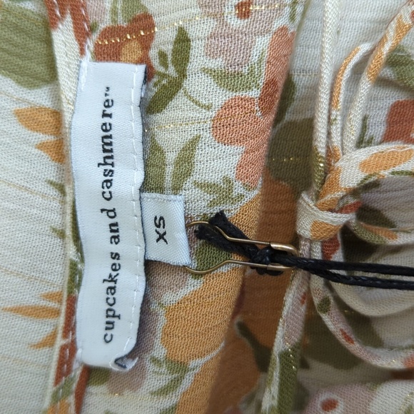 Cupcakes & Cashmere V Neck Floral Peasant Blouse with Tie Tassels Size XS - Picture 8 of 10